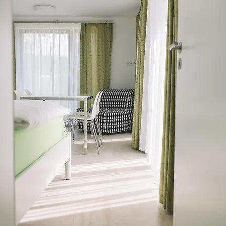 V Rodinném Domě * Hluboká nad Vltavou